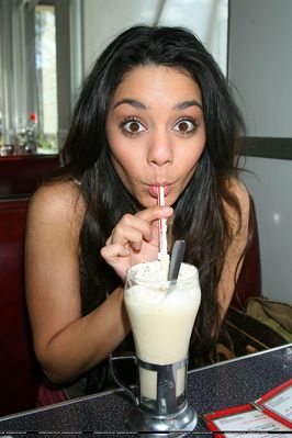 Vanessa_Anne_Hudgens019.jpg